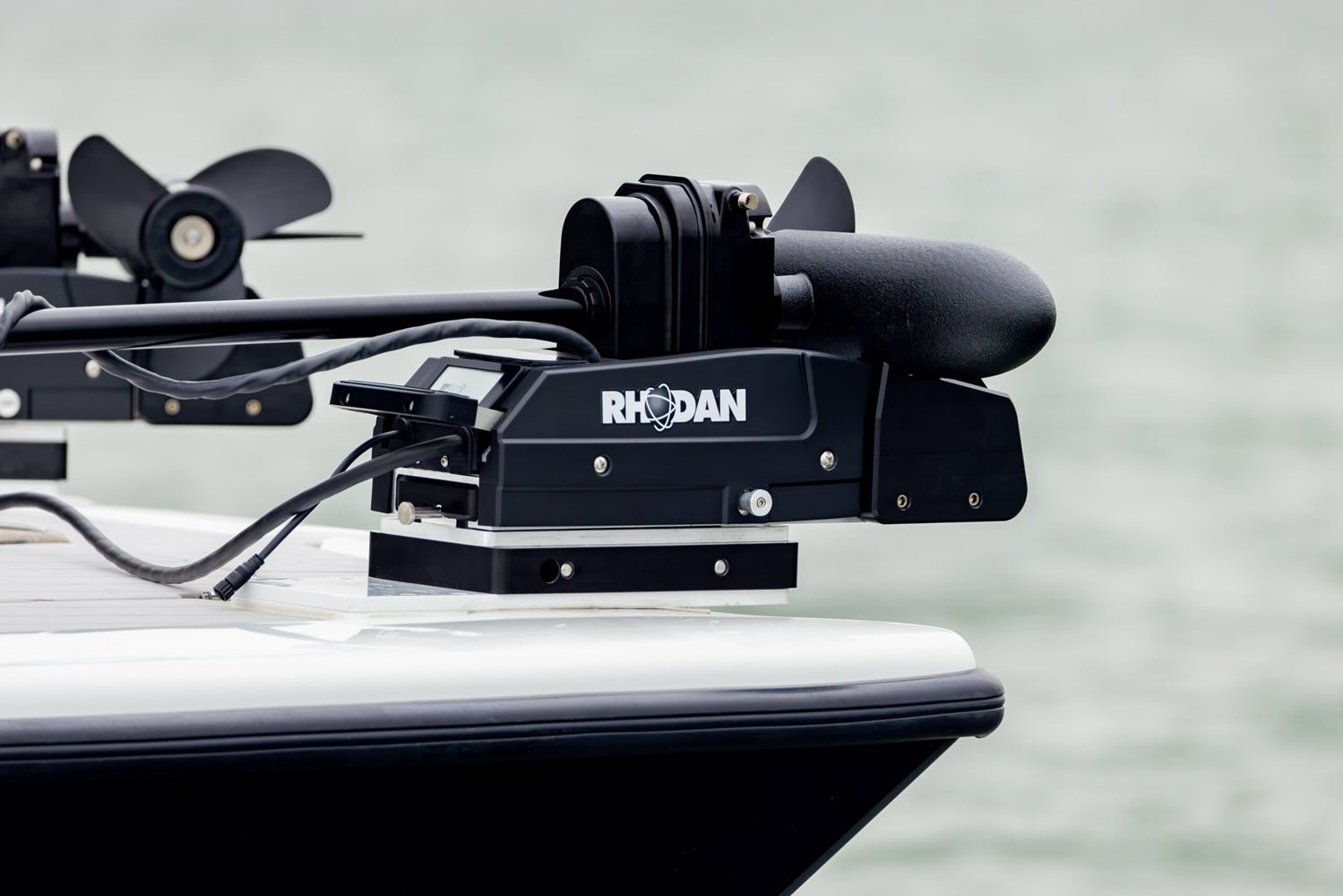 1015583-rhodan-g5-black-36v-72in-trolling-motor-0.jpg RHODAN G5 Black 36v 72in Trolling Motor - Image 1